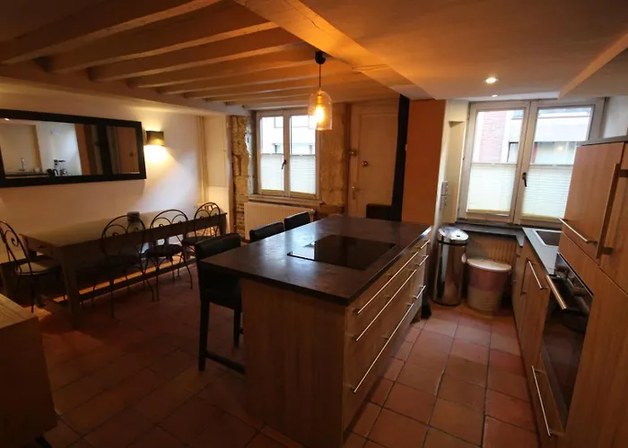 Old Town - Lovely Typical House ゲストハウス 3*